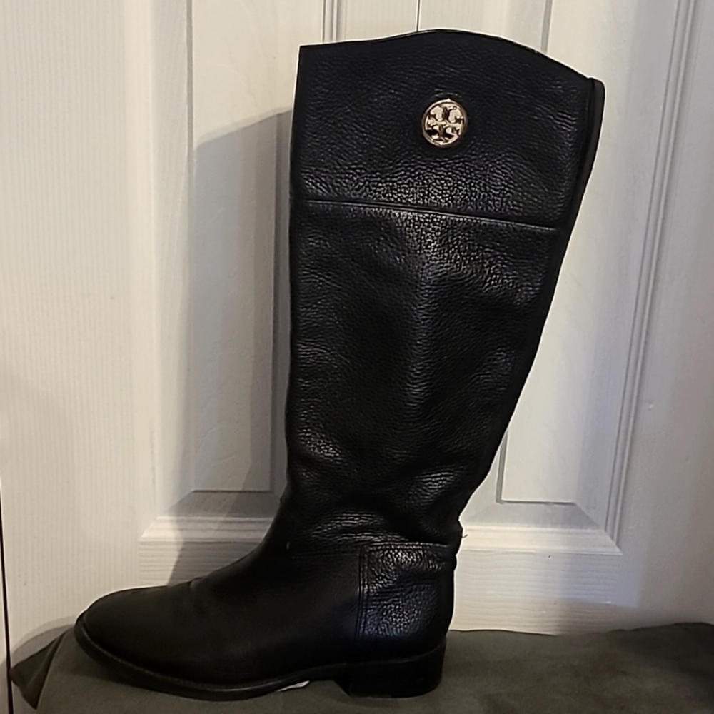 Tory Burch Knee high boots. Black Size 7.5
